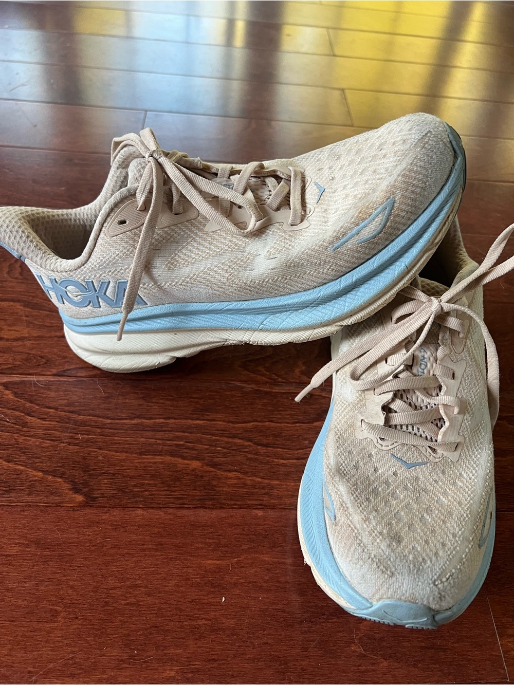 Hoka Clifton 9 Size 8 Women's Running Shoe in Beige with Light Blue Accents - Picture 3 of 7